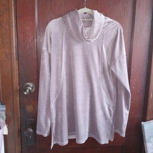 Mia and Tess Medium Mauve Oversized Turtleneck Top